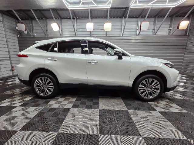 Used 2024 Toyota Venza Limited AWD/4WD image 9
