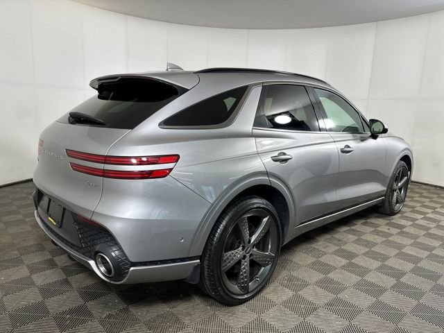 Used 2023 Genesis GV70 2.5T Sport Prestige w/ Sport Prestige Package image 3