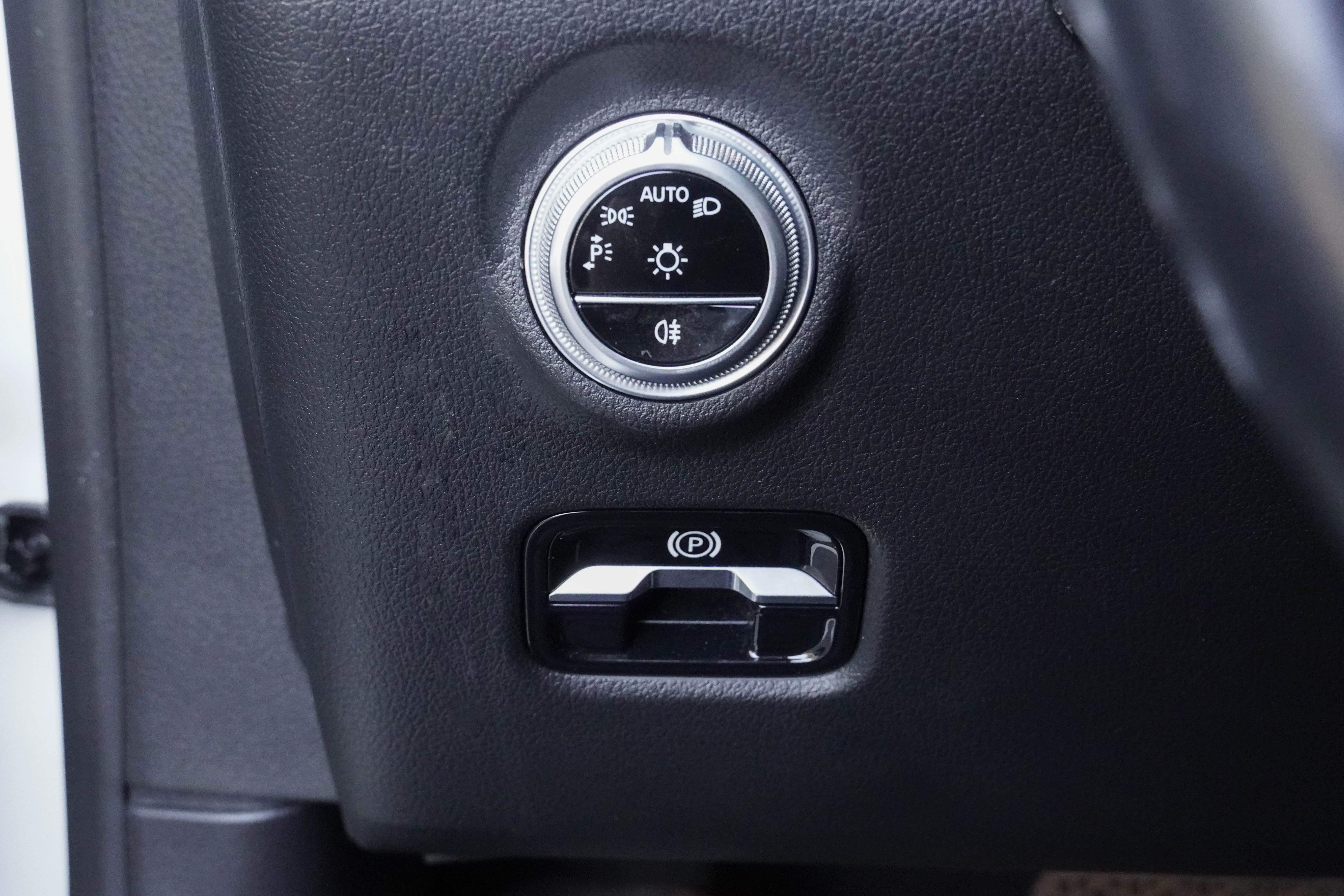 Used 2022 Mercedes-Benz C 300 Sedan image 17