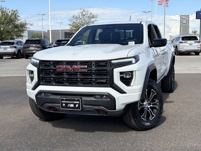 Used 2025 GMC Canyon AT4 AWD/4WD image 3
