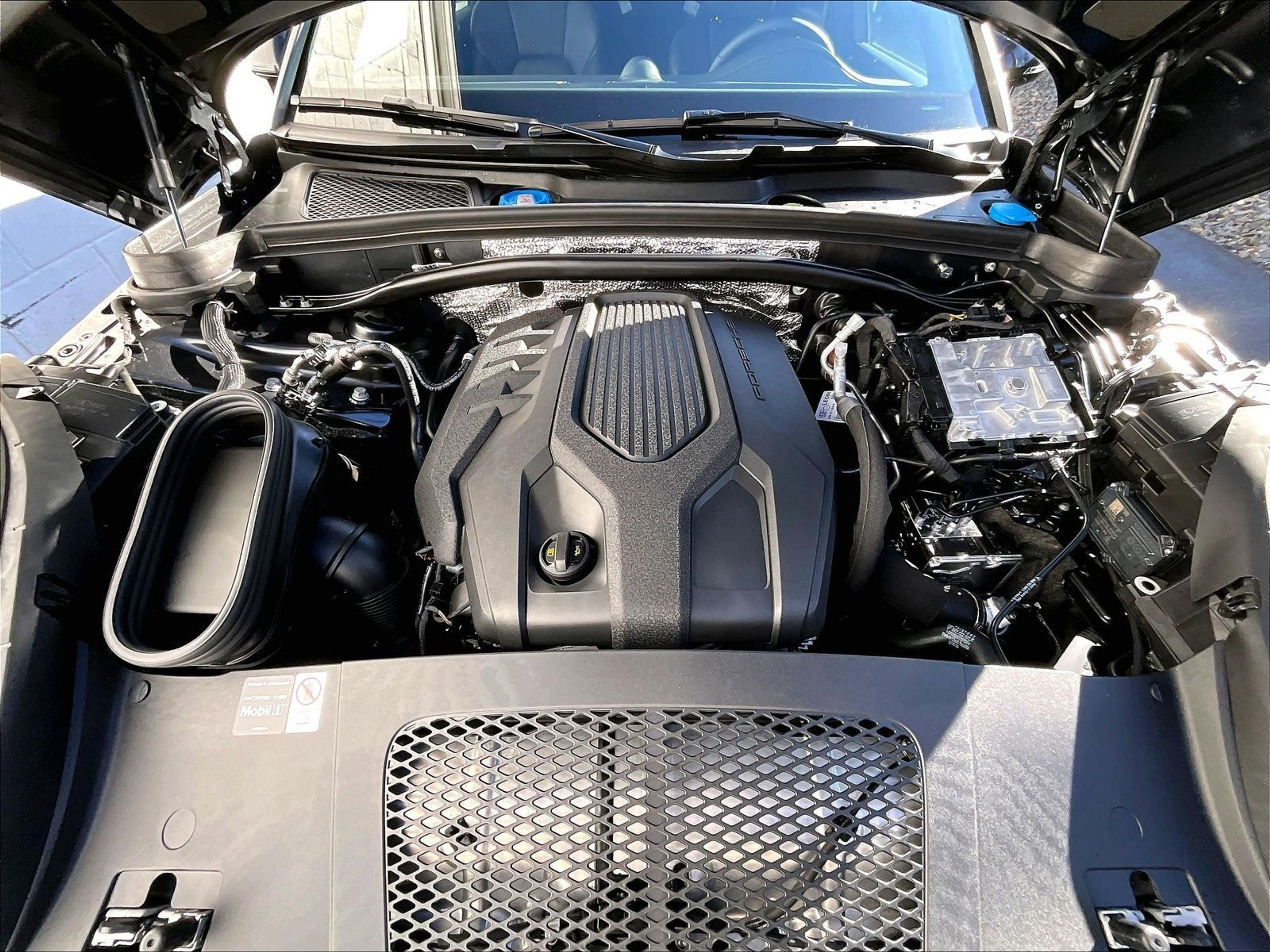 New 2026 Porsche Macan image 12