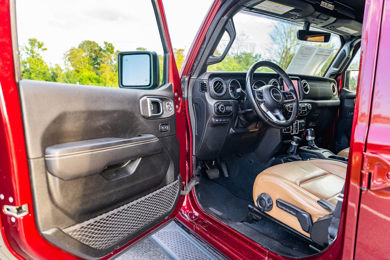 Used 2021 Jeep Wrangler Unlimited Sahara w/ Cold Weather Group image 19