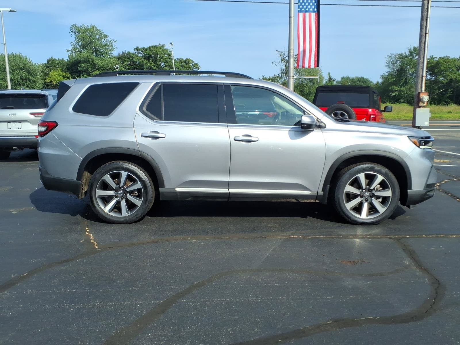 Used 2024 Honda Pilot Touring image 8