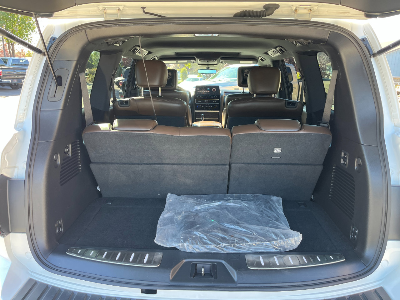 Used 2022 Nissan Armada Platinum w/ Captain's Chairs Package image 7