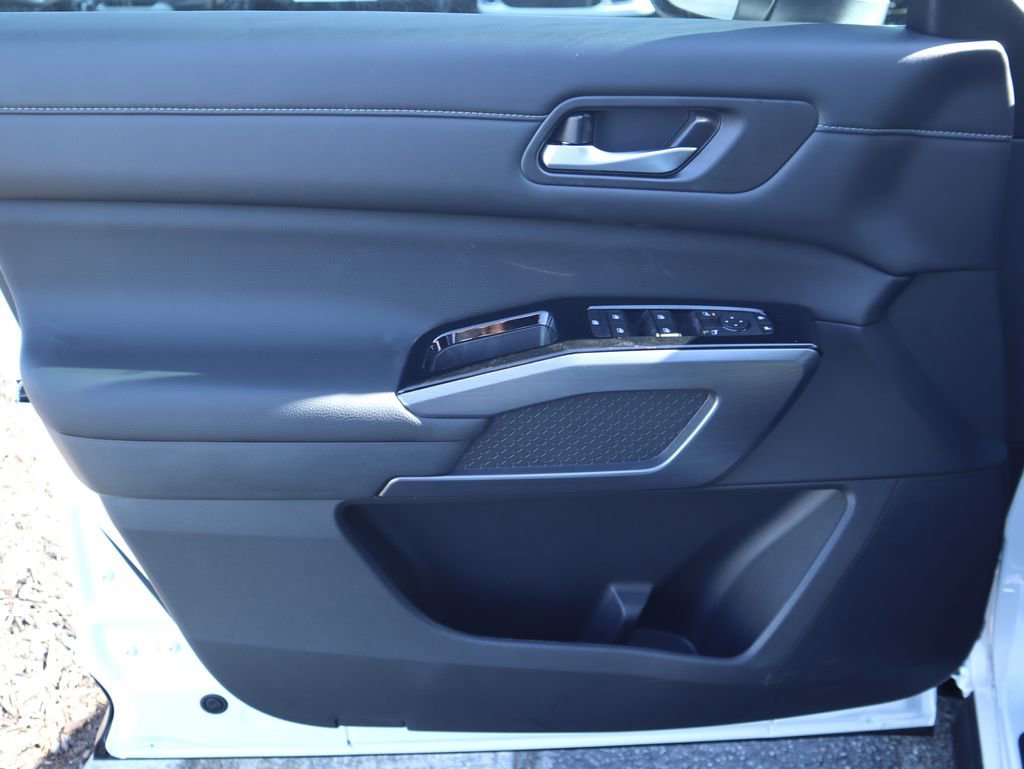 New 2026 Nissan Pathfinder SL w/ SL Premium Package image 18