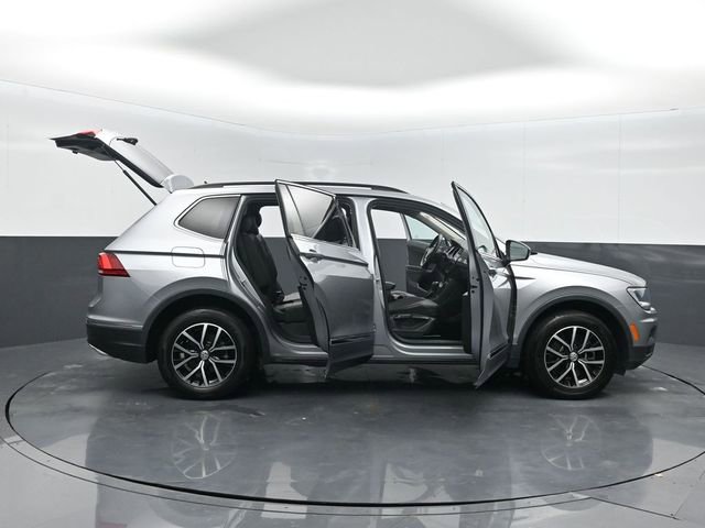 Used 2021 Volkswagen Tiguan SE image 27