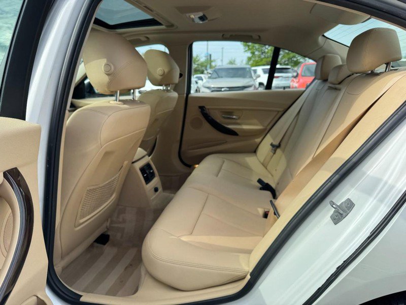 Used 2015 BMW 320i xDrive Sedan image 10