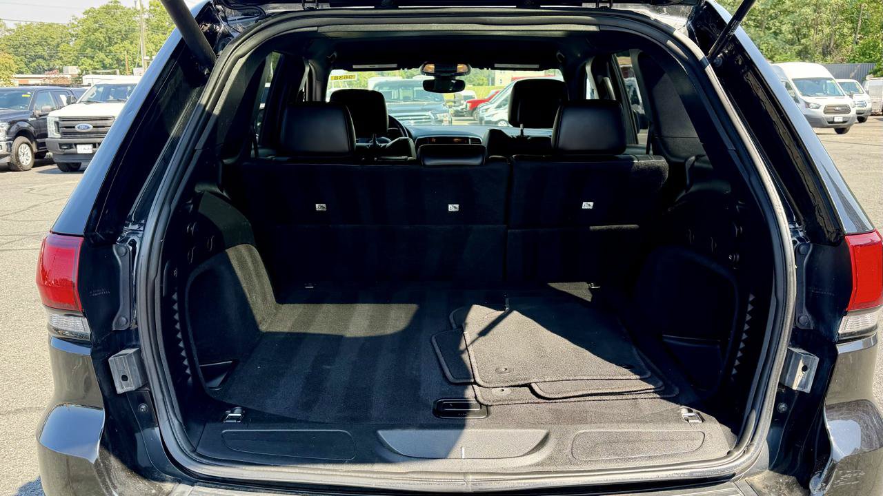 Used 2019 Jeep Grand Cherokee Altitude AWD/4WD image 9