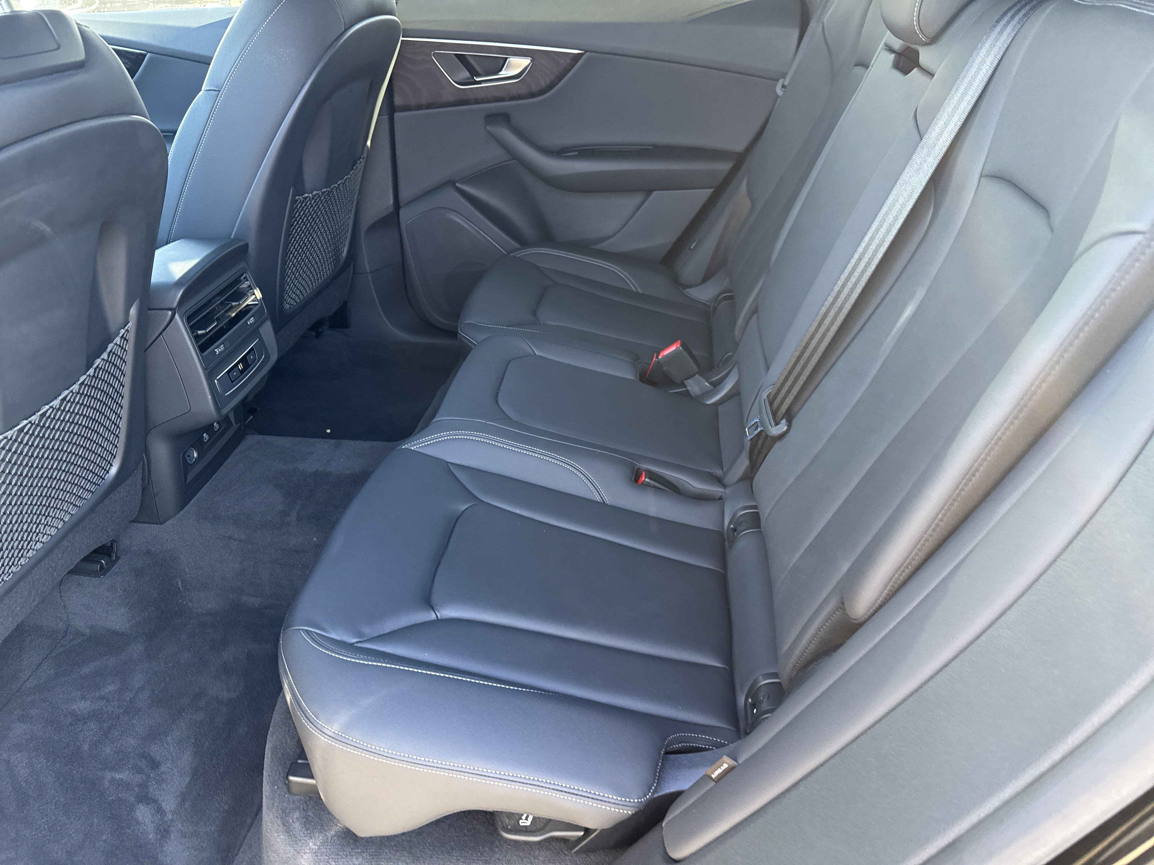 Used 2023 Audi Q8 Premium image 6