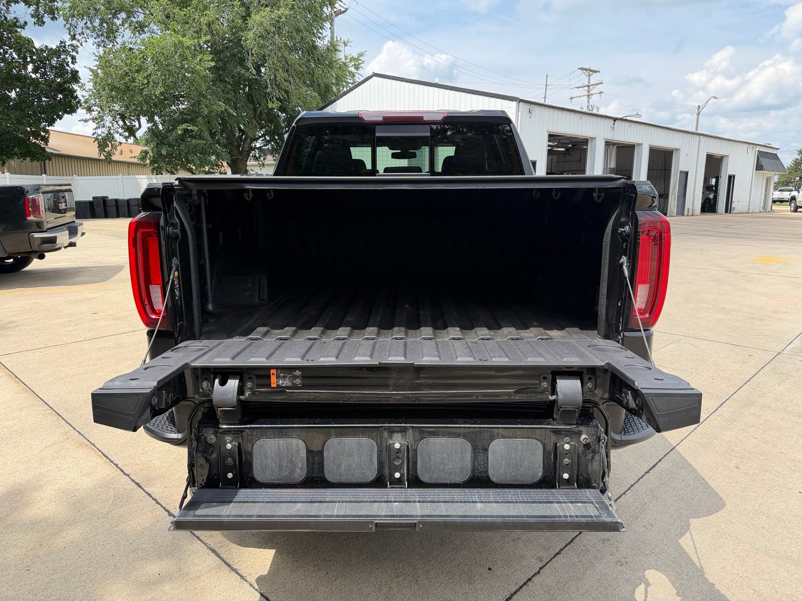 Used 2022 GMC Sierra 1500 Denali w/ Denali Premium Package AWD/4WD image 34