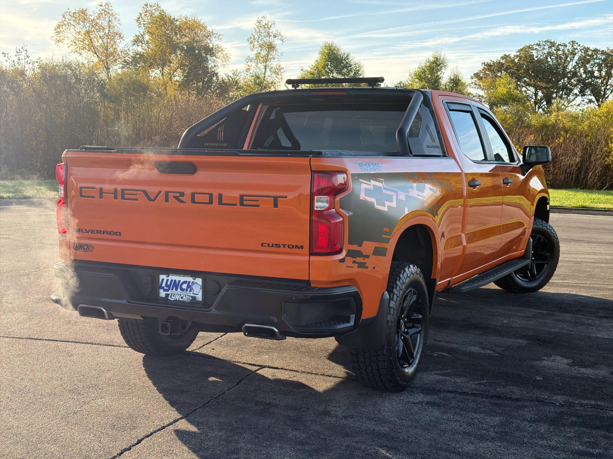 Used 2021 Chevrolet Silverado 1500 Custom Trail Boss w/ LPO, Dark Essentials Package AWD/4WD image 4