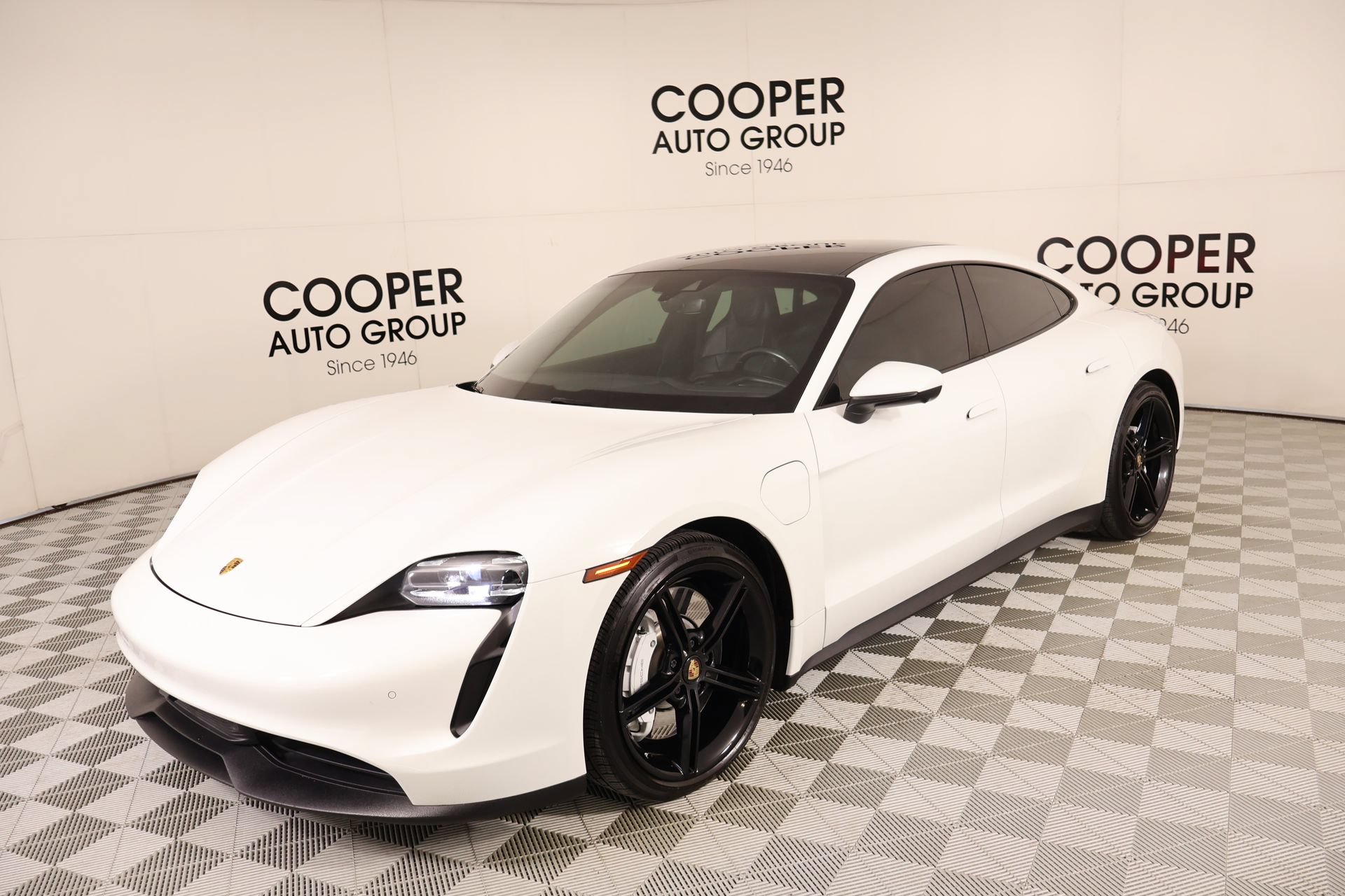 Used 2021 Porsche Taycan 4S AWD/4WD image 10