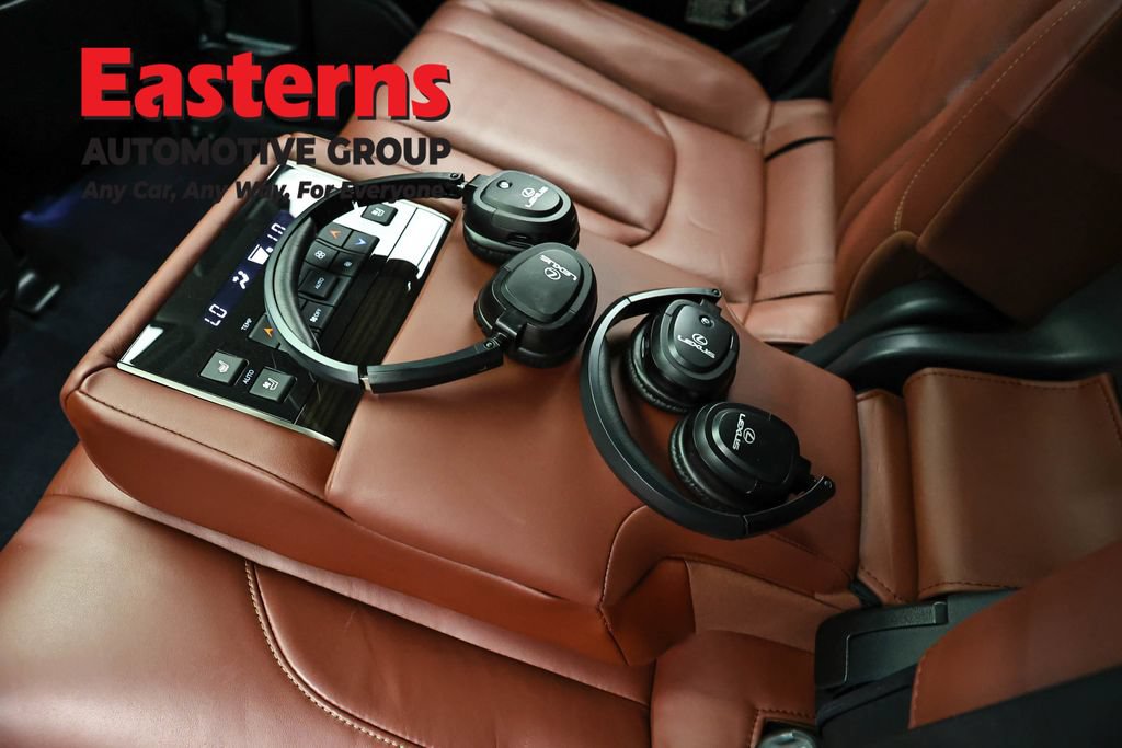 Used 2018 Lexus LX 570 4WD w/ Luxury Package image 45