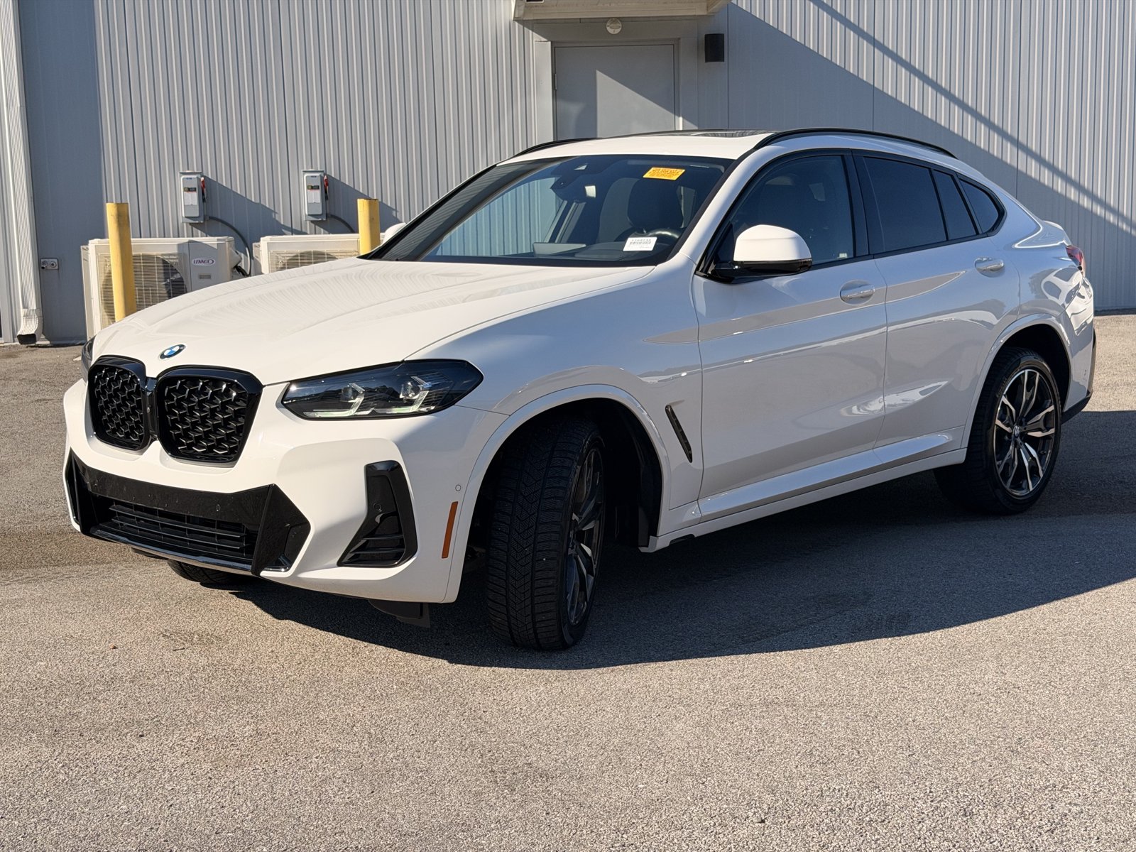 Used 2024 BMW X4 xDrive30i AWD/4WD image 7