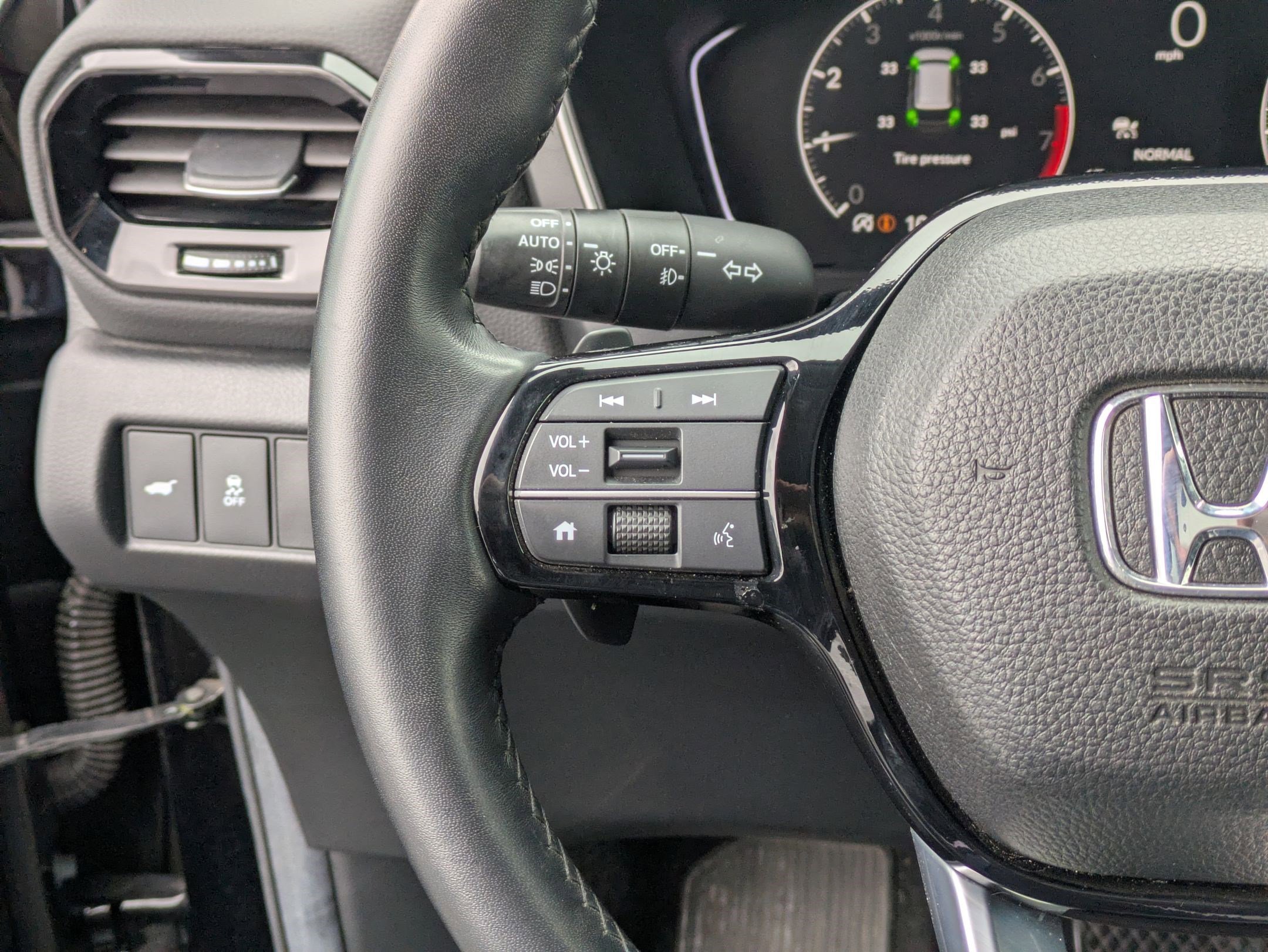 Used 2025 Honda Pilot EX-L image 19