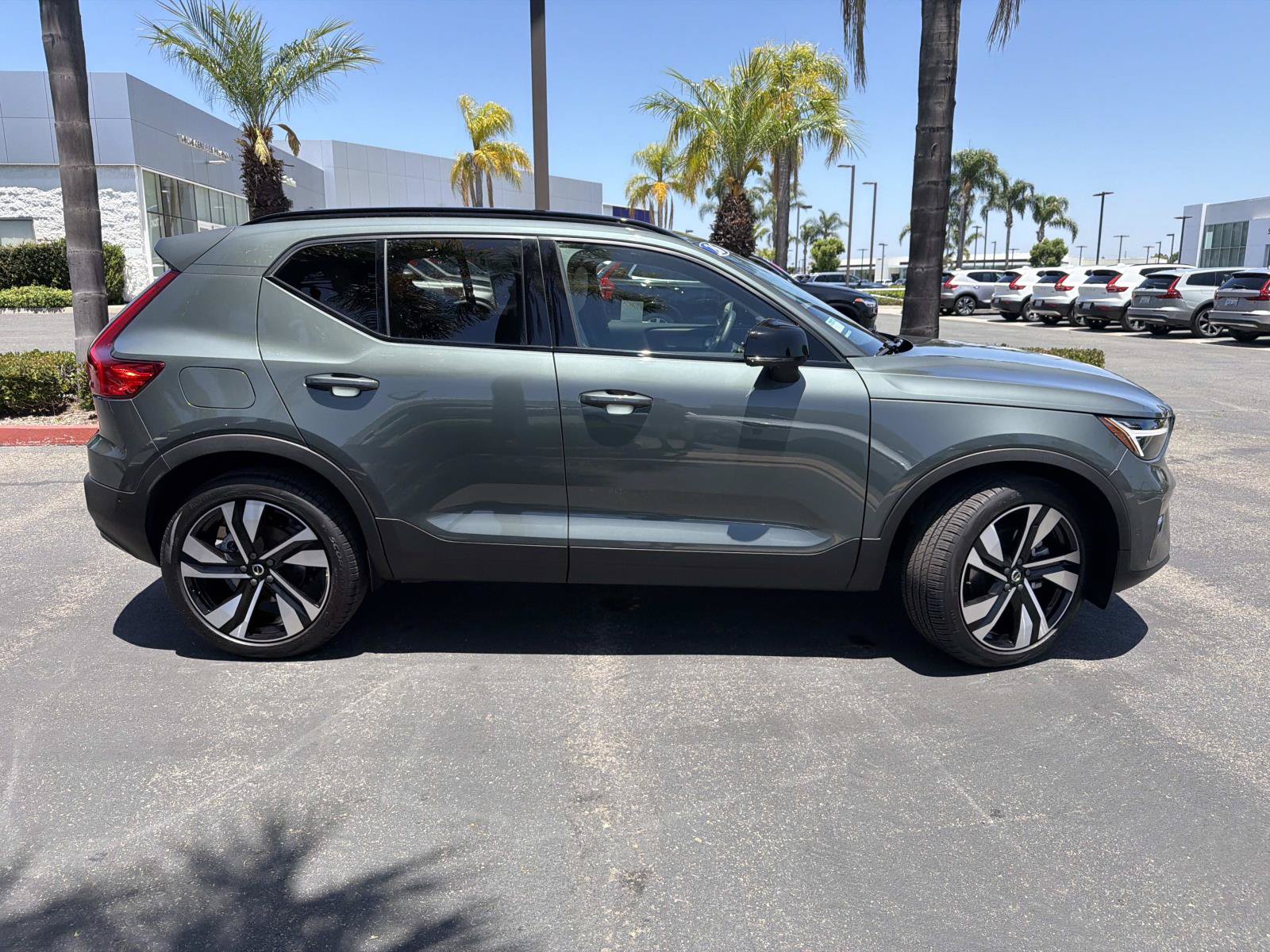 Used 2026 Volvo XC40 B5 Ultra w/ Climate Package AWD/4WD image 4