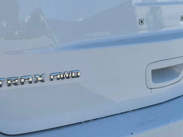 Used 2020 Chevrolet Trax LT w/ LT Convenience Package AWD/4WD image 11