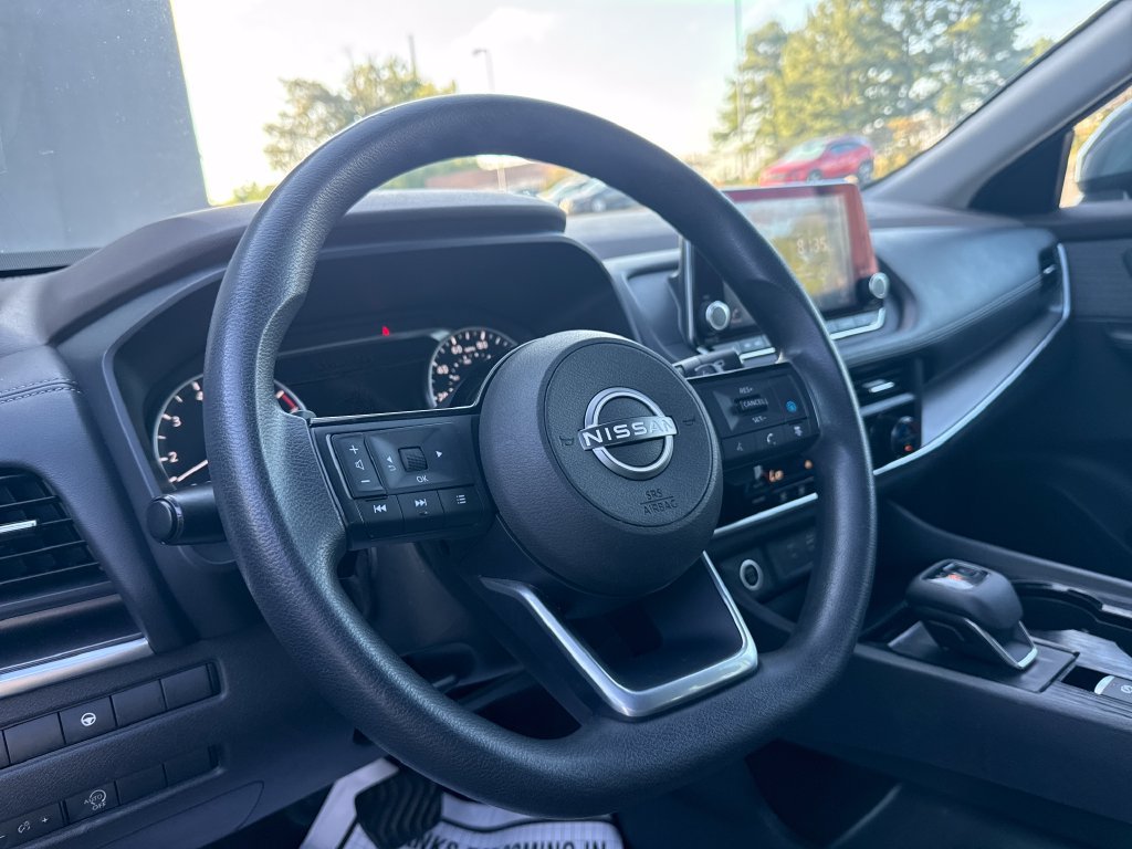 Used 2023 Nissan Rogue SV FWD image 32