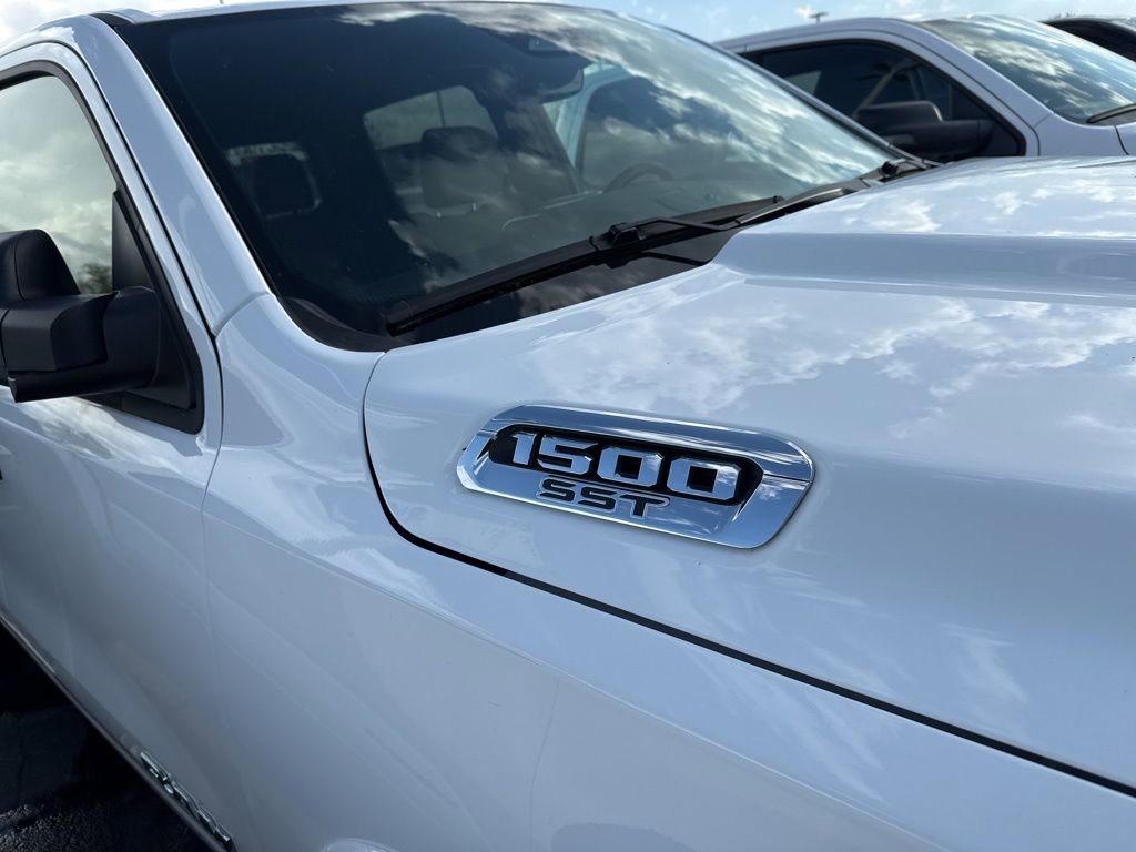 Used 2025 RAM 1500 Big Horn AWD/4WD image 2