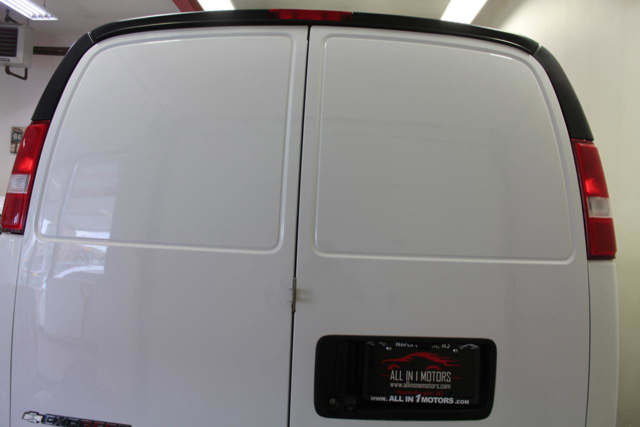 Used 2020 Chevrolet Express 2500 w/ Driver Convenience Package image 5