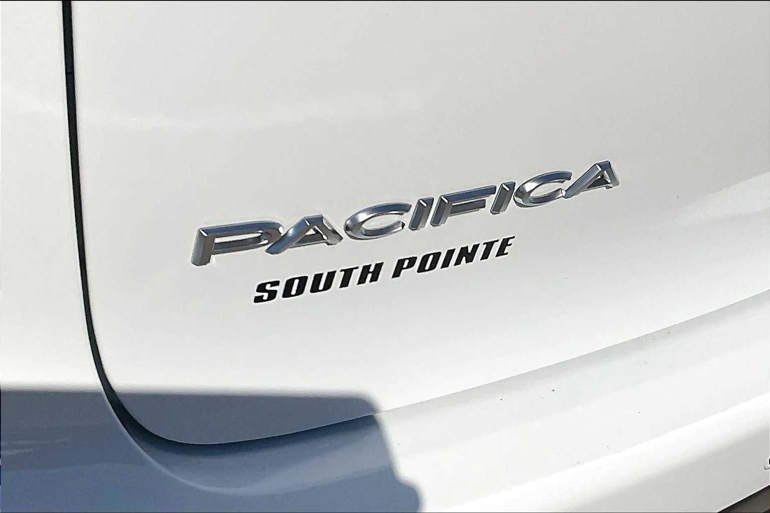 New 2026 Chrysler Pacifica Pinnacle image 15