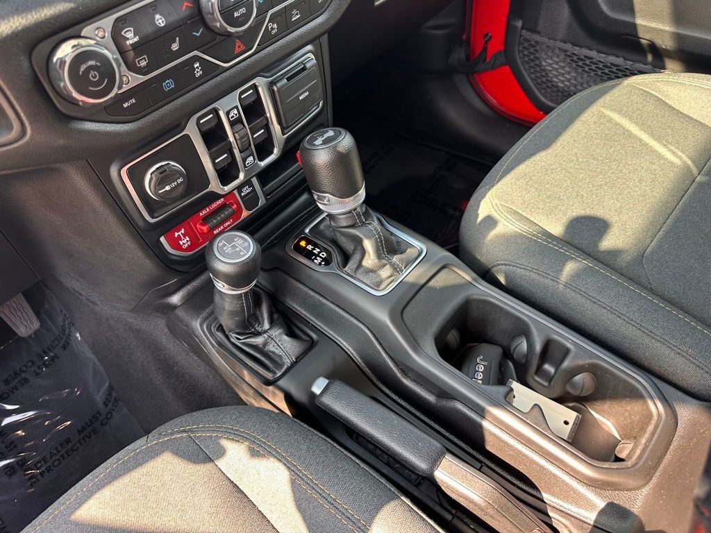 Used 2024 Jeep Wrangler Unlimited image 32