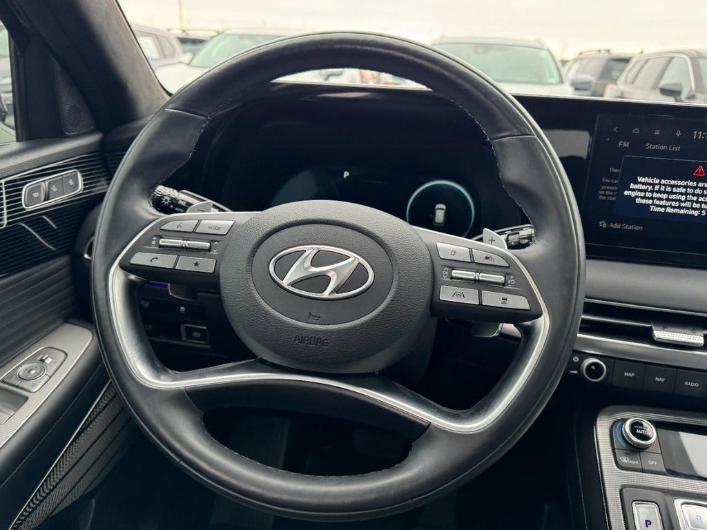 Used 2023 Hyundai Palisade Calligraphy image 15