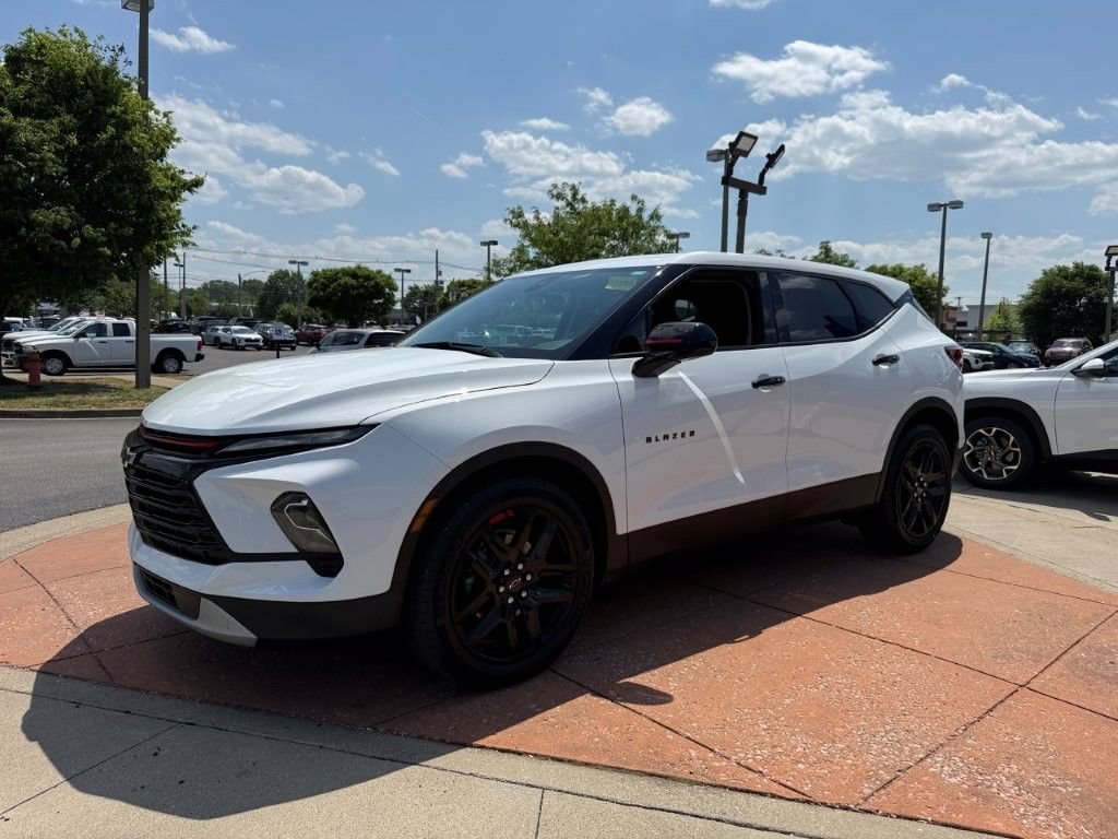 Used 2024 Chevrolet Blazer LT w/ Redline Edition FWD image 3