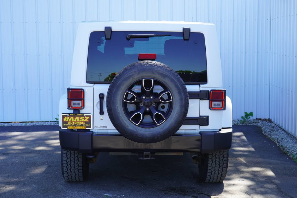 Used 2018 Jeep Wrangler Unlimited Sahara AWD/4WD image 5