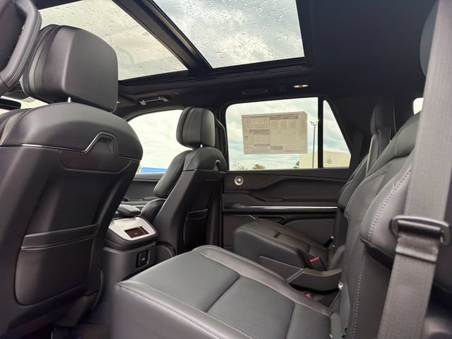 New 2027 Lincoln Navigator Reserve w/ Jet Appearance Package AWD/4WD image 31