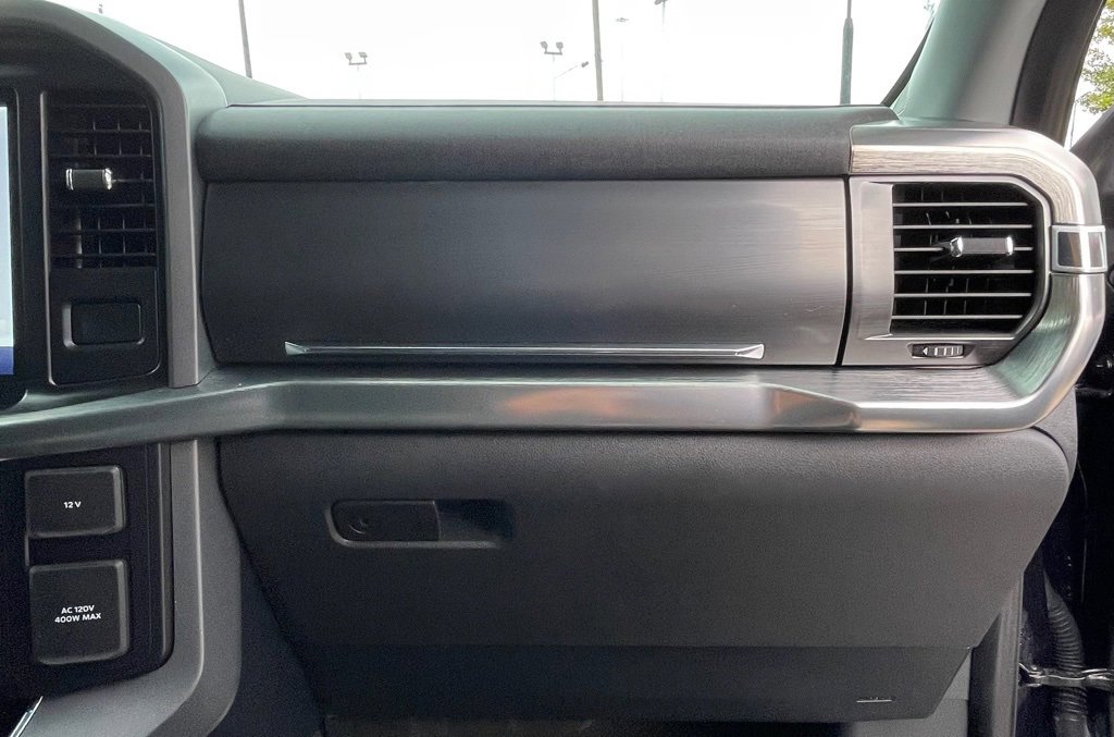 Used 2021 Ford F150 Lariat w/ Tow Technology Package image 28