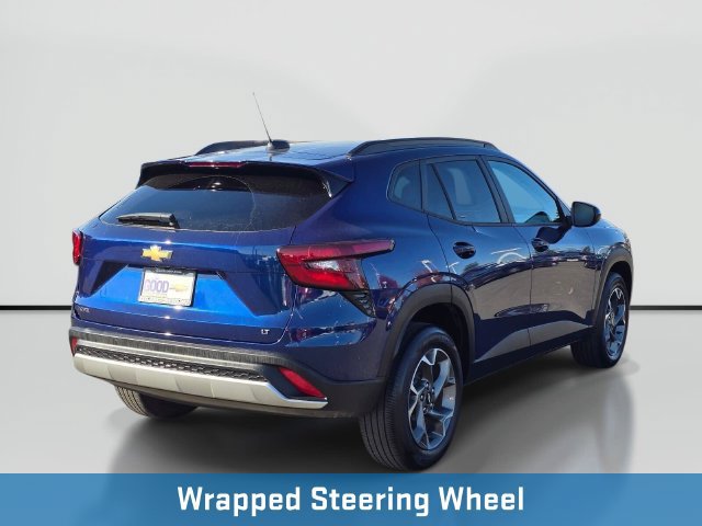 Used 2024 Chevrolet Trax LT w/ Sunroof Package FWD image 6