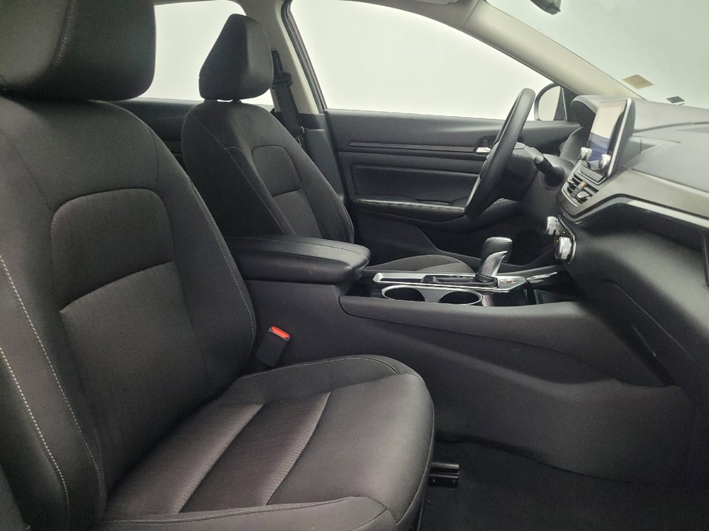 Used 2024 Nissan Altima 2.5 SV image 21