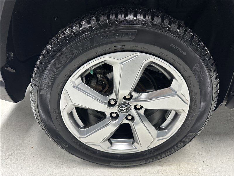 Used 2019 Toyota RAV4 Limited image 13