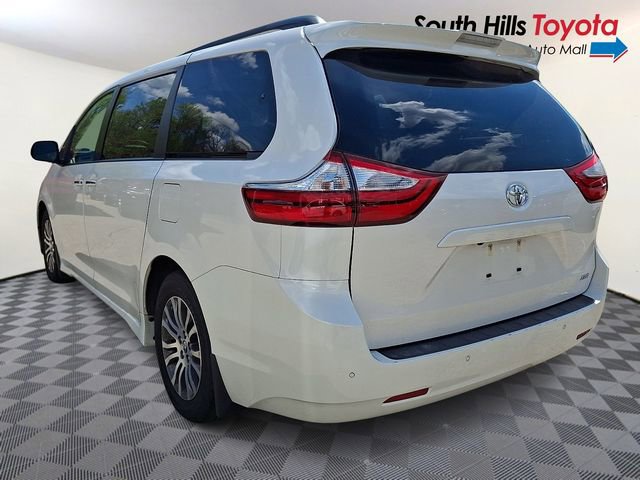 Used 2019 Toyota Sienna XLE Premium FWD image 4