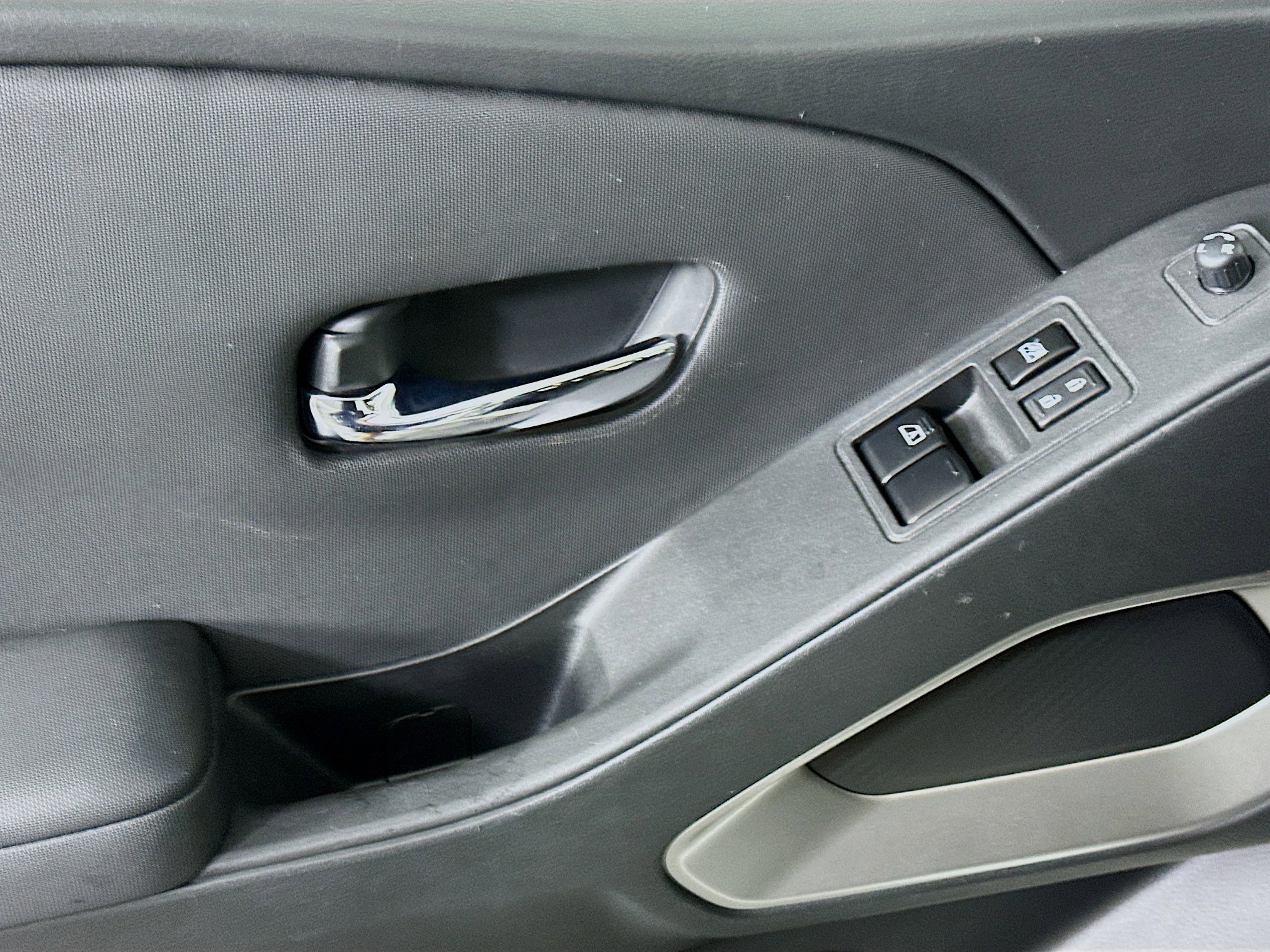 Used 2024 Nissan Frontier SV w/ SV Convenience Package RWD image 15