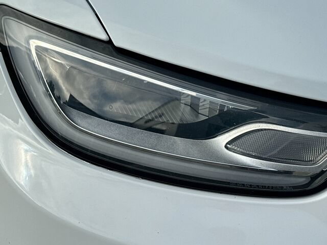 Used 2023 Chrysler Pacifica Touring-L FWD image 32