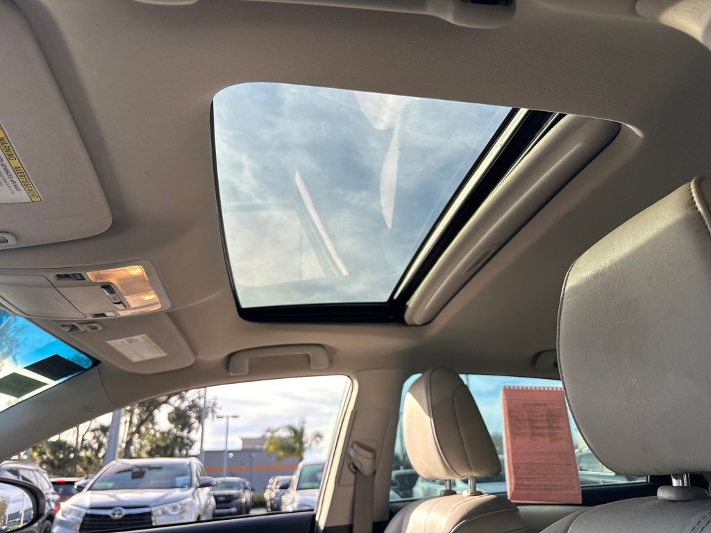 Used 2015 Toyota Avalon XLE Touring image 9