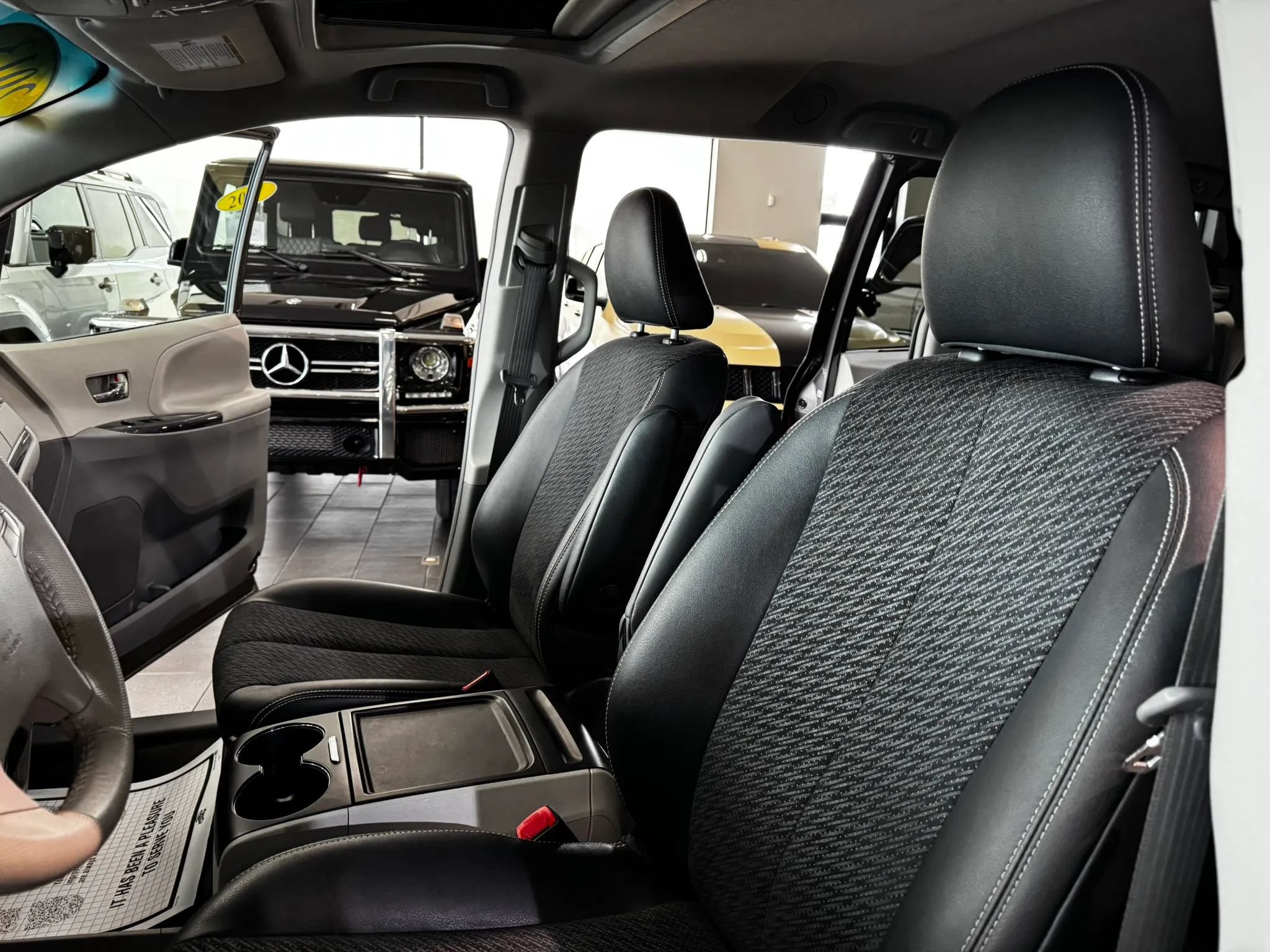 Used 2013 Toyota Sienna SE FWD image 10