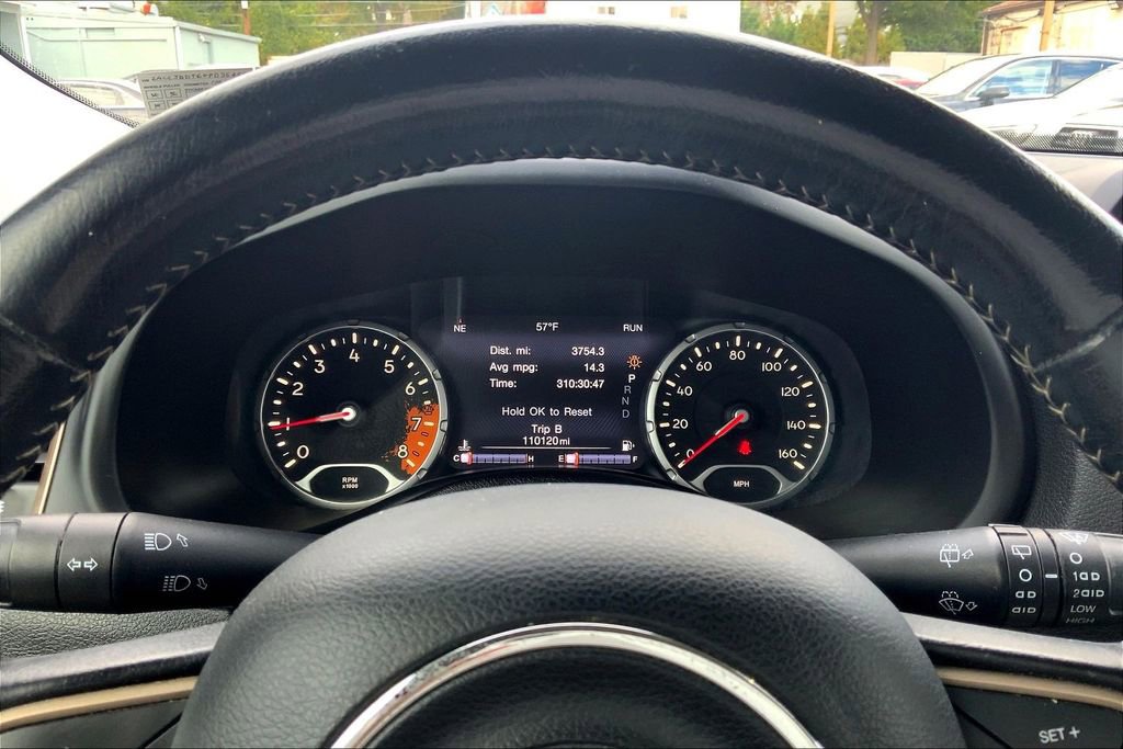 Used 2016 Jeep Renegade Limited image 25