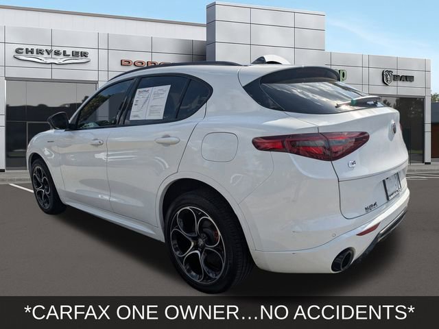 Used 2023 Alfa Romeo Stelvio Veloce image 4
