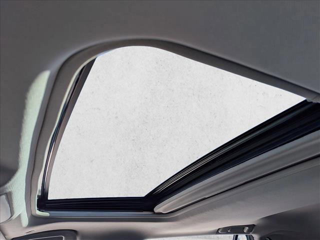 Used 2023 Toyota RAV4 XLE Premium image 16