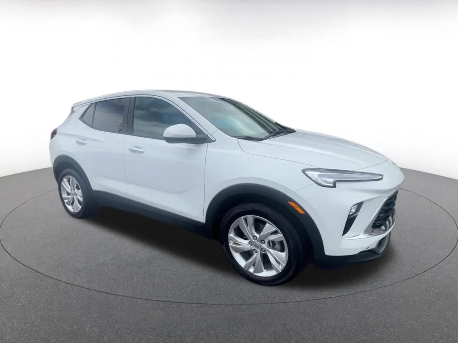Used 2025 Buick Encore GX Preferred FWD image 2