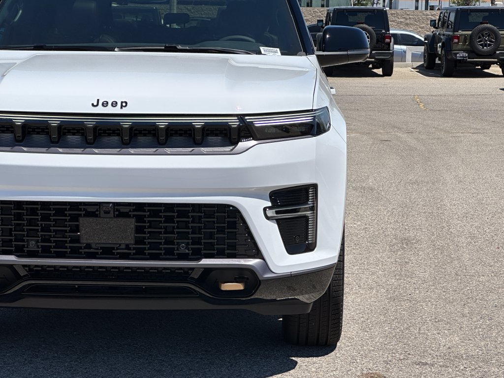 New 2026 Jeep Grand Wagoneer 4WD image 13
