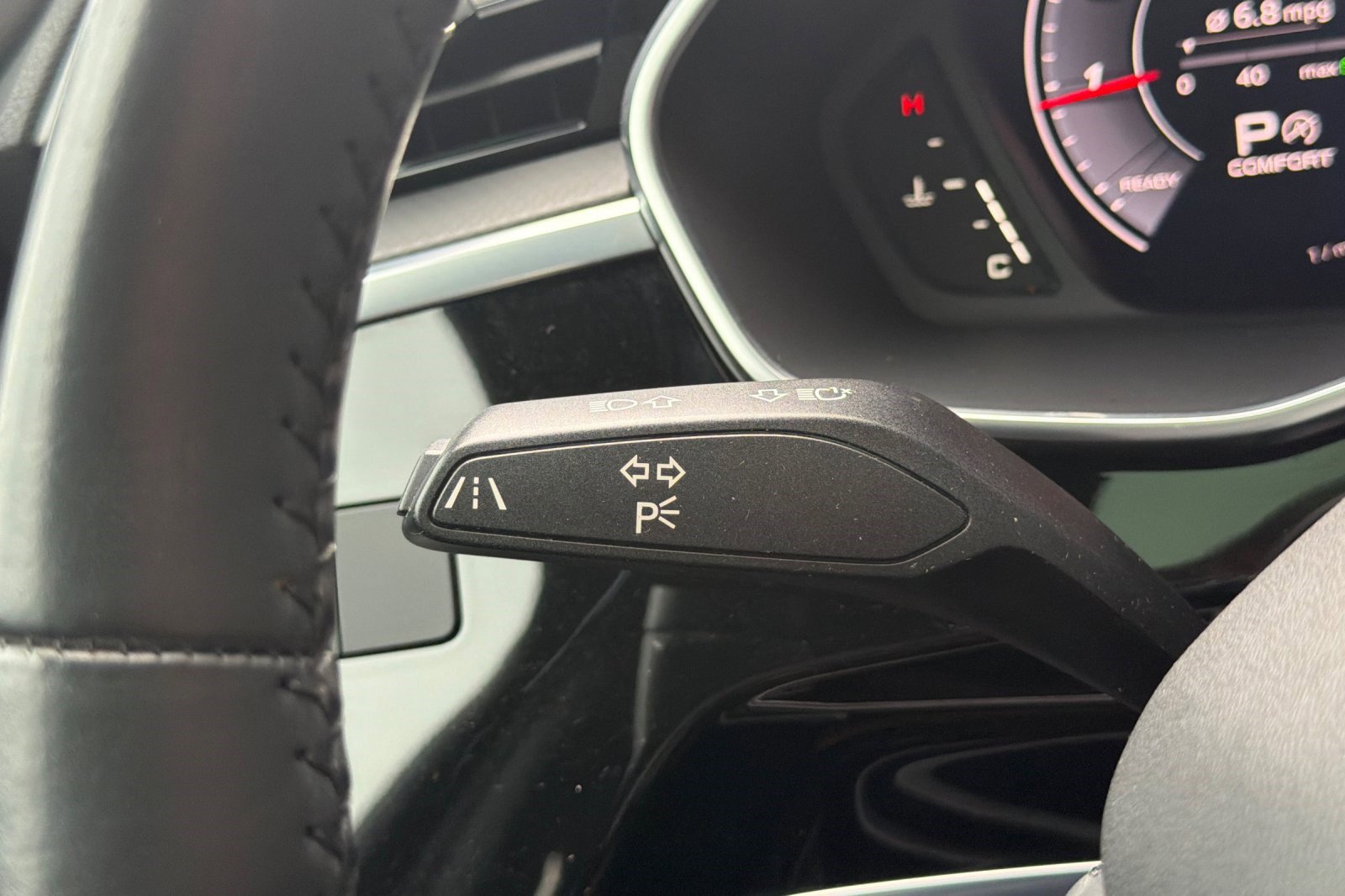 Used 2020 Audi Q3 2.0T Prestige w/ Prestige Package image 34