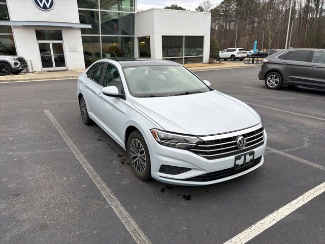 Used 2019 Volkswagen Jetta SE image 2