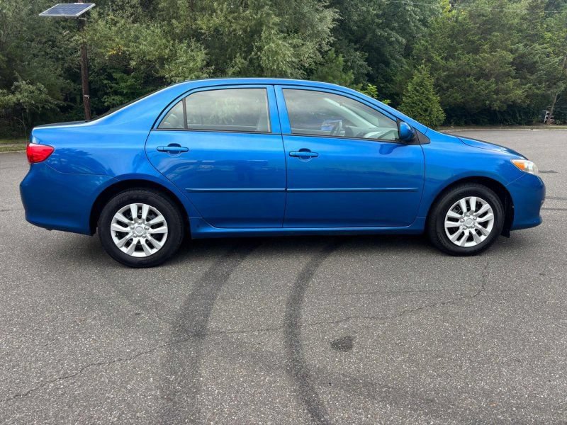 Used 2010 Toyota Corolla LE w/ All Weather Guard Pkg FWD image 7
