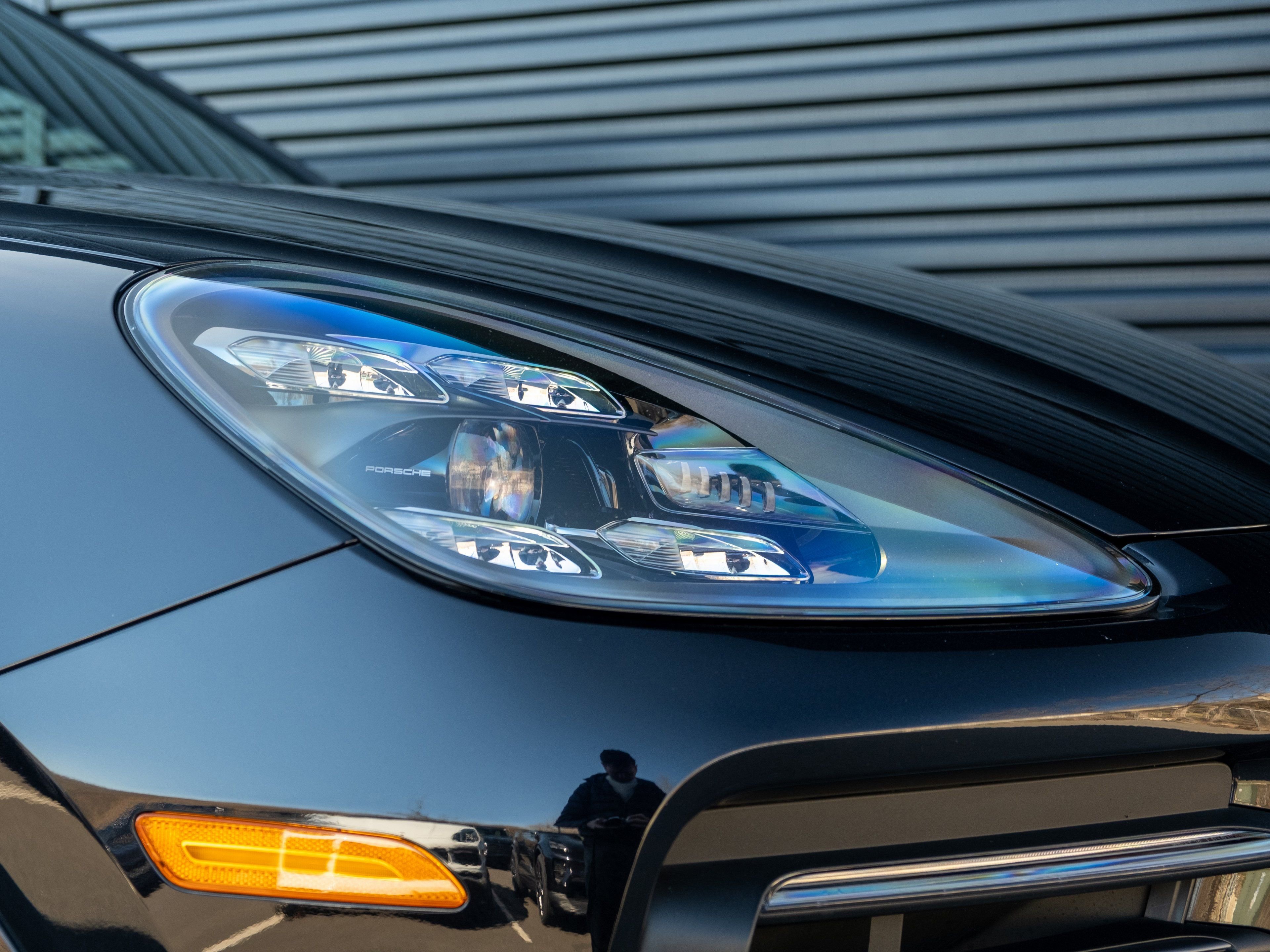 Certified 2022 Porsche Cayenne S Platinum image 40