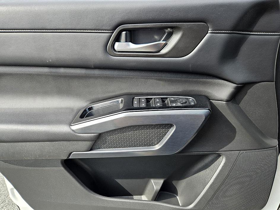 Certified 2023 Nissan Pathfinder SL image 29