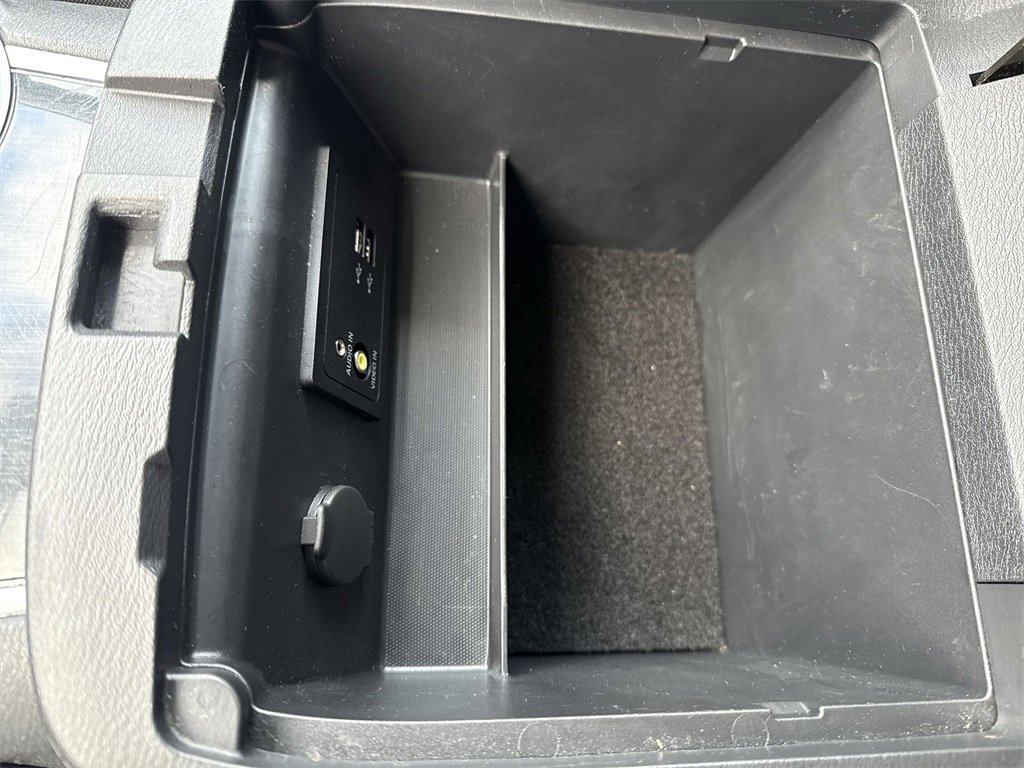 Used 2020 Nissan Pathfinder SV image 39